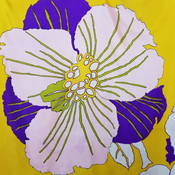 SOLD🌈 1960s Herman Pecker & Co. floral scarf - Picture 6 of 9